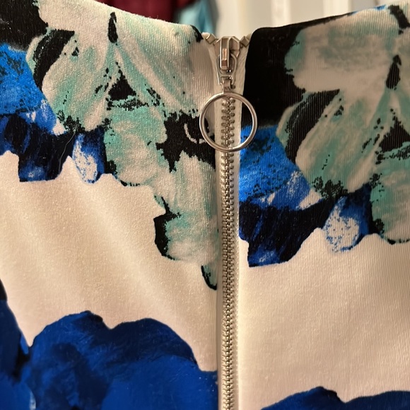 Blue Flower Dress with Pockets - Picture 5 of 5